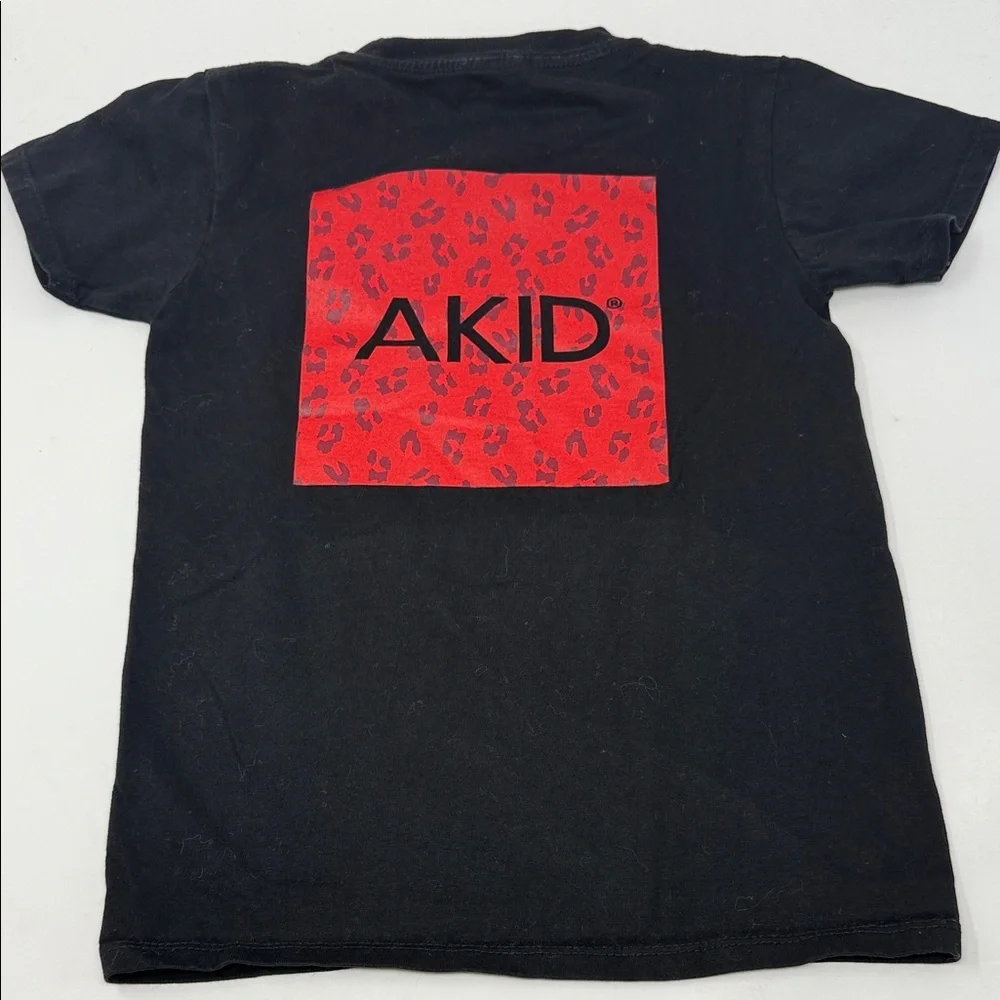 AKID Kid’s Black Crewneck T-Shirt - shirt sleeved Classic Comfort Tee size S